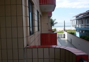 One-bedroom apartment in a building facing the sea. Boracéia Beach