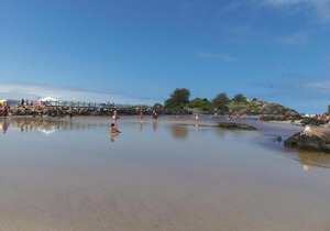 verão na praia da armação
