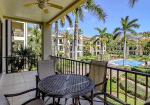 Walkable Coco Beach Condo w/Balcony, Pool in Coco