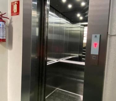 Auxiliadora Apartment | 100m do clube GNU- 500m do shopping Moinhos de Vento - comporta ate 4 pessoas