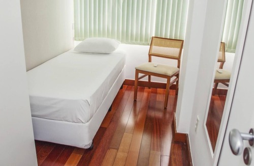 Leme Apartment | 100m from Leme beach sleeps 4 | GS703 Z1