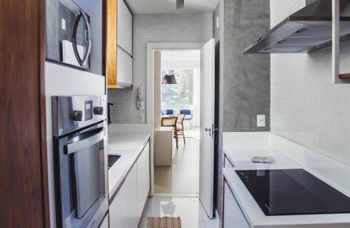 Leme Apartment | 100m from Leme beach sleeps 4 | GS703 Z1