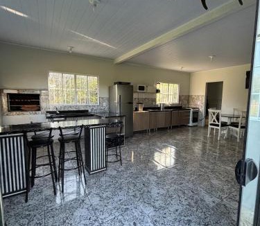 Mostardas House | 2 Air-conditioners, 3 Bathrooms, Ample Parking 6 min Lagoa on foot