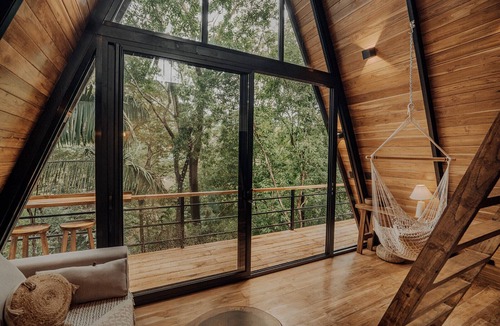 Santiago Ski Chalet | 2-Bed Jungle Chic Hideaway - New Modern Design Jungalow