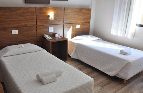 Matriz Hotel | 2 Comfortable Executive Double Twin Room in Downtown Curitiba for Easy Exploring