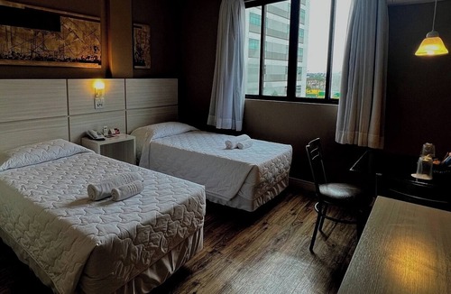 Matriz Hotel | 2 Comfortable Executive Double Twin Room in Downtown Curitiba for Easy Exploring