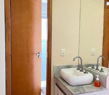 Itarare House | 2 Min from the Beach!