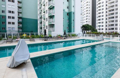 Santo Cristo Apartment | 2 QTOS reformado com piscina! AC, Wi-Fi e TV