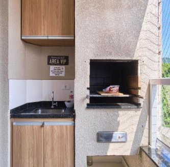 Estufa II Apartment | 2 Quartos com ar, piscina, sacada Gourmet a 1 km da praia Grande