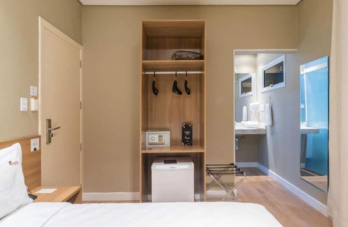 Centro Hotel | 2 Units | Deluxe 2-Bed Superior Suite | Quick 0.1-Mile Walk to City Center