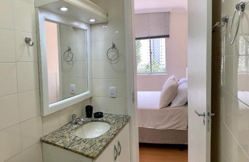 Bigorrilho Apartment | 205- Apartamento 1 quarto suite, Encantador, amplo e decorado, mobiliario moderno, cozinha completa com utensílios , Excelente vista da cidade e localização privelegiada no bairro Bigorrilho ,