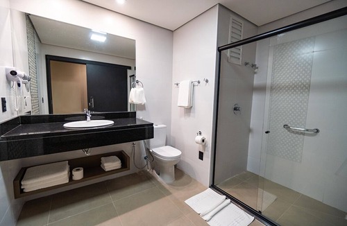 Foz do Iguacu Hotel | 3 Fresh Triple Double Units | Free Breakfast, Spa Access & 5 mi Three Borders
