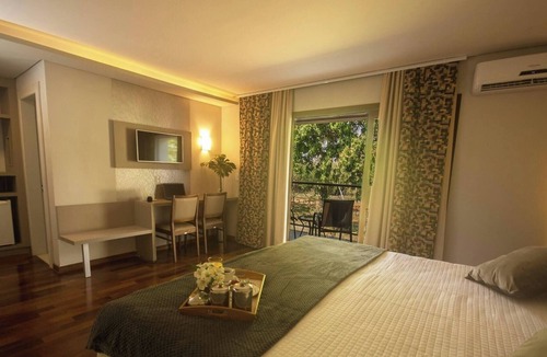 Foz do Iguacu Hotel | 3 Premium Suites w/Sauna & Pools, Located Close to Waterfalls & Adventure Tours