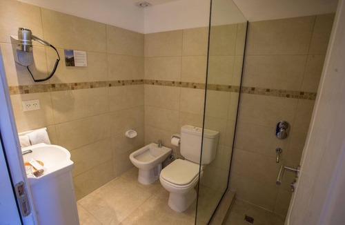 San Carlos de Bariloche Hotel | 3 Relaxing Retreat w/Breakfast, Stunning Views & Heated Pool | Near Nahuel Lake