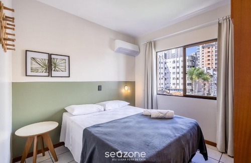 Castelo Branco Apartment | 3BR apt w/balcony, 150m to sea Meia Praia EIS305