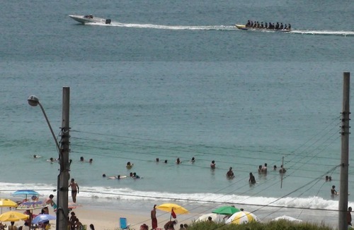 Quatro Ilhas Apartment | 4 ISLANDS - BOMBS - 2 BEDROOMS 60 M FROM THE BEACH- 2 AR -WI-FI-