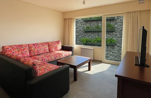 San Carlos de Bariloche Hotel | 4 Spacious Flats for Families w/Breakfast & Coworking Space -Near Melipal Beach