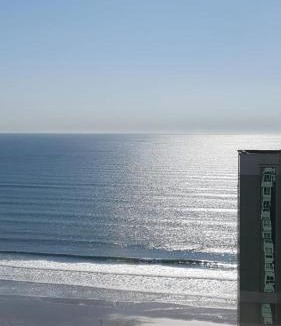 Andorinha Apartment | 4 suítes com vista mar na Meia Praia