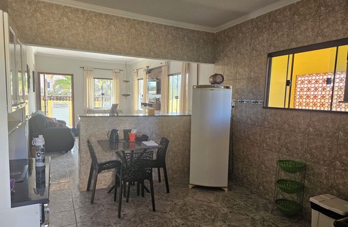Rio das Ostras House | 5 minutes from the beach, 24-hour security, Wi-Fi, AC, BBQ, Garage
