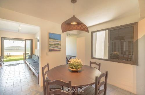 Zimbros House | 6BR Beachfront Home in Bombinhas ABM0101