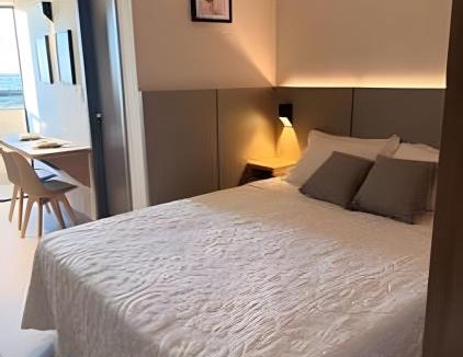 Santa Monica Apartment | 818 - Standard Premium