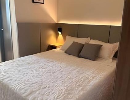Santa Monica Apartment | 818 - Standard Premium