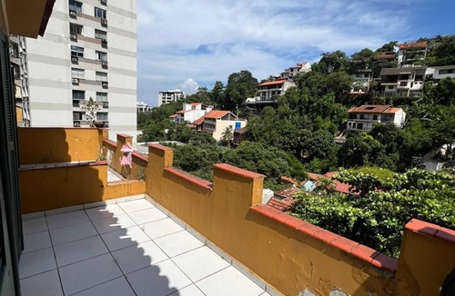 Laranjeiras House | A suíte in fabulous Laranjeiras Rio de Janeiro with Huge Balcony and Mountain