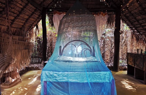 Alter do Chao Cabin | A tortoise's house in an Enchanted Forest. Reconnect