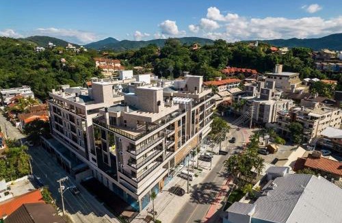 Centro Apartment | A07 - Apartamento 301 Bloco 3 - Waldgarten - 50m do mar - Condomínio de alto padrão com piscina e academia.