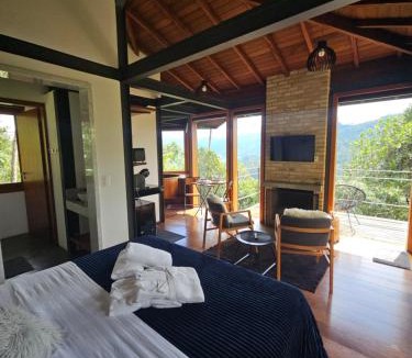 Santa Luisa de Baixo Cabin | Alto de Santa Barbara