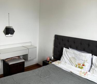 Belo Horizonte House | Alugo Quarto Para Mulheres ou Casais - a 500 mt da arena MRV e próx ao Expominas