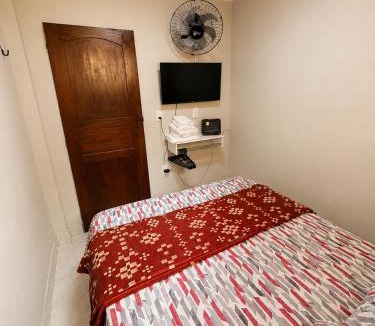 Cremacao House | AmazHost - Casa Laranja, Split e Wi-Fi 700 Mb