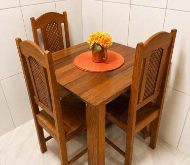Cremacao House | AmazHost - Casa Laranja, Split e Wi-Fi 700 Mb