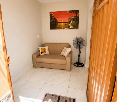 Cremacao House | AmazHost - Casa Laranja, Split e Wi-Fi 700 Mb