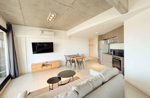 Constitucion Apartment | Amplio Loft con balcón sobre la Av 9 de Julio 6C