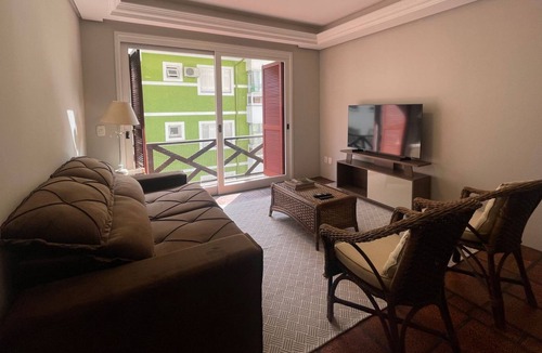 Gramado City Centre Apartment | Amplo Apartamento no Centro de Gramado. 450 Metros da Rua Coberta