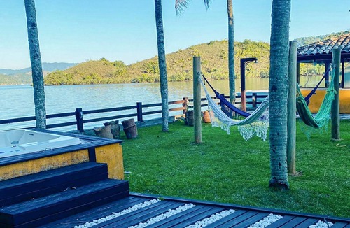 Itanema Villa | Ang062 - Beautiful beachfront house in an Angra dos Reis condominium