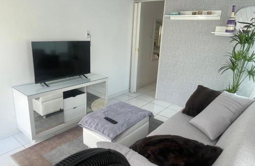 Anitapolis Apartment | Anitápolis central -apartamento com jardim