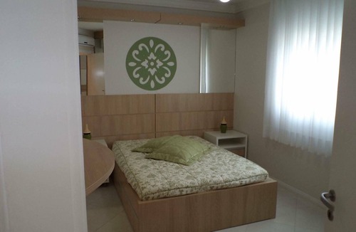 Ingleses Norte Apartment | Annual rental April to December - Fully Furnished