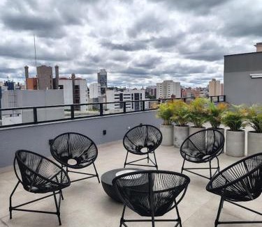 Bigorrilho Apartment | Apê da Jê - Moderno no Batel