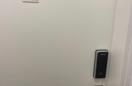 Barra Sul Apartment | Apê de fundos em condo beira mar com garagem e Wi-Fi