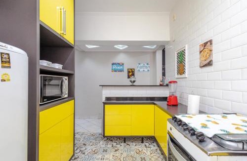Tupi Apartment | Apê na Tupi com Ar Condicionado nos Quartos e Sala, Garagem e a 100m da praia
