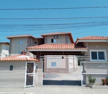 Downtown Ubatuba Apartment | Ap 2 dorm 500 m da Praia Grande