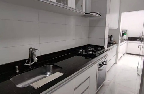 Jaqueline Apartment | Apartamento com Área e Garagem Privativa
