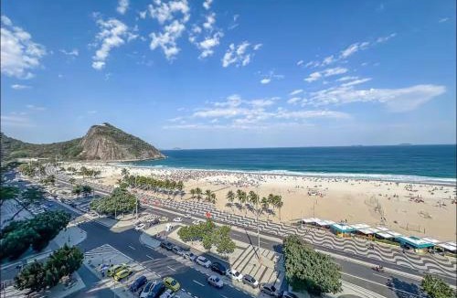 Leme Apartment | Apartamento à 1 min da praia com linda vista cultural e 4 quartos !