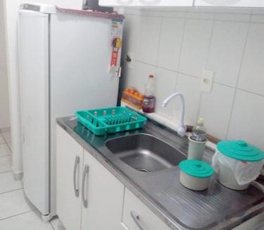 Raichaski Apartment | APARTAMENTO 10 min de CRICIUMA em IÇARA-SC - 2 quartos - 3 Ar-Condicionado split - Cozinha equipada - Banheiro - Garagem coberta e Wi-Fi - Anfitriã Superhost no BnB