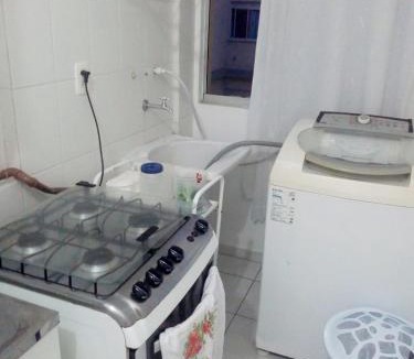 Raichaski Apartment | APARTAMENTO 10 min de CRICIUMA em IÇARA-SC - 2 quartos - 3 Ar-Condicionado split - Cozinha equipada - Banheiro - Garagem coberta e Wi-Fi - Anfitriã Superhost no BnB