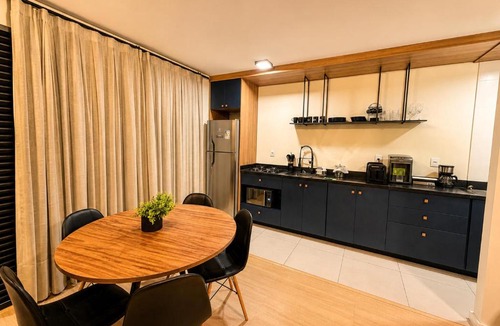 Centro Apartment | Apartamento 2 Quartos Premium com Suíte no Centro com Piscina, Academia e Garagem - Prédio de Alto Padrão