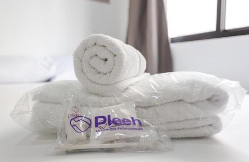 Novo Mundo Apartment | Apartamento 202 - New England · Studio com A/C, Piscina, Academia & Pet Friendly