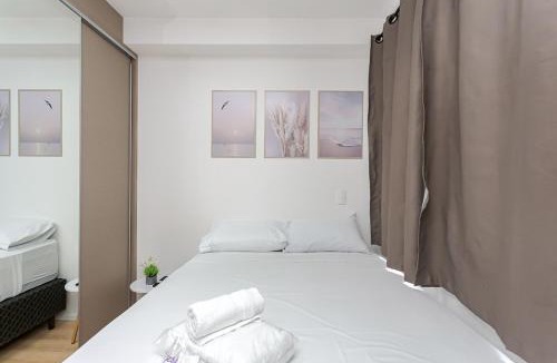 Novo Mundo Apartment | Apartamento 202 - New England · Studio com A/C, Piscina, Academia & Pet Friendly